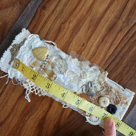 Handmade Unique Bracelet Charms Heart Buttons Beads Crown Lace Fabric Snaps On - Picture 3 of 5